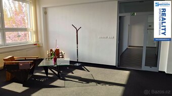 Pronájem kanceláří s parkováním, 235 a 257m² - Lišov, Hůreck - 7