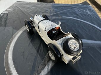 Model Mercedes Benz SSK 1:18 - 7