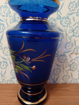 Modrá skleněná váza květinová - 7