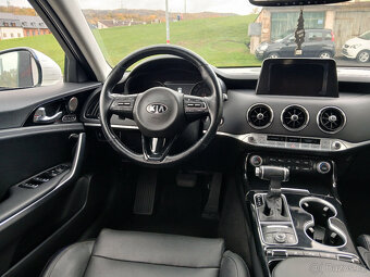 Kia Stinger 2.0 T-GDi 188kW 4x4 - 7