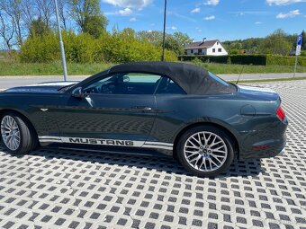 Ford Mustang - 7