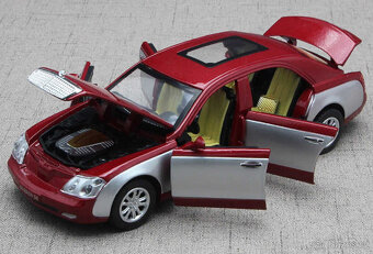 Modely 1:24 rozprodám sbírku nádherných Mercedesů v kovu - 7