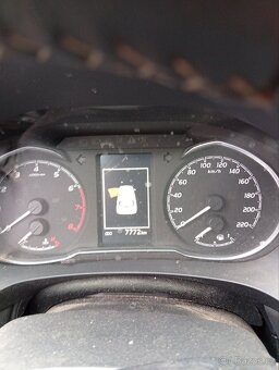 Toyota nájezd 7800 km - 7