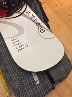 Snowboard s vázáním a obalem - 7