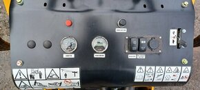 Mini nakladač pásový BG323T - 7