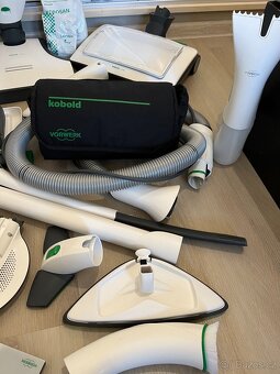 Vorwerk VK200 s bohatým příslušenstvím - 7