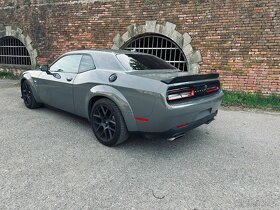 Dodge challenger 6.4 - 7