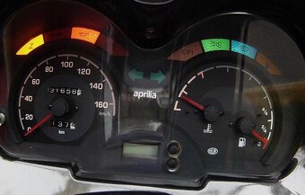 Motocykl Aprilia Atlantic 125 - 7