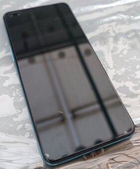 Pěkný mobilní telefon OnePlus Nord 5G / 8GB RAM /128GB / - 7
