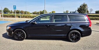 VOLVO V70 D4 120KW 5-VÁLEC 1.MAJ XENON KŮŽE TAŽNÉ. ALU - 7