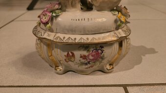 Porcelánová dóza zdobená chlapec s dívkou míšeň - 7