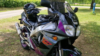 LEGENDÁRNÍ YAMAHA YZF 750r - 7