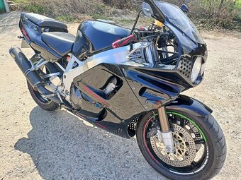 Honda cbr 900 sc28 - 7