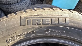 Zimní pneu 215/55/17 Pirelli - 7