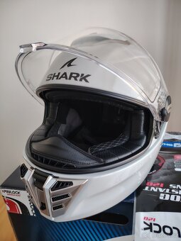SHARK SPARTAN RS - 7