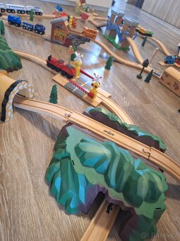 Dvě velké sady vláčkodráhy Woody a mašinky Tomáš - 7