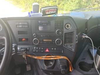 Tahač návěsů Mercedes Benz 26510 - 7