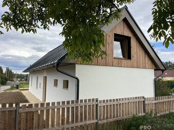 Novostavba ve stylu venkovského domu – klid, příroda, dostup - 7