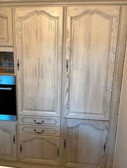 Rustikální kuchyně s vestavěnými spotřebiči,5423 - 7