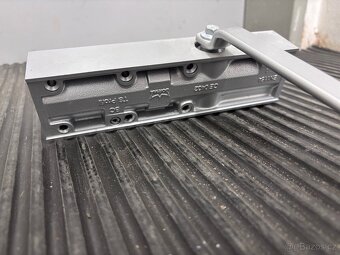 Dveřní zavírač - 7