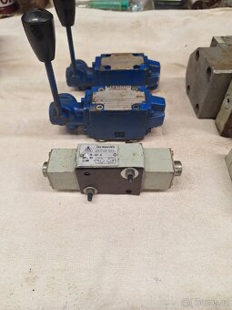 Hydraulická čerpadla, rozvádeče - 7