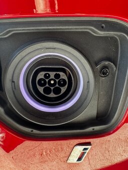 BMW 330e Plug-in Hybrid, STK do 1.7.2027 - 7