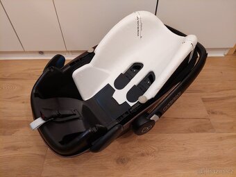 Maxi Cosi set: 2x autosedačka (0-13 kg a 9-18 kg) + základna - 7
