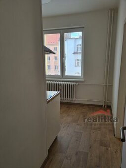 Pronájem hezkého bytu 2+1 s balkónem a parkováním, Opava, ul - 7