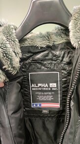 Dámská parka Alpha Industries Puffer N3-B černá - 7