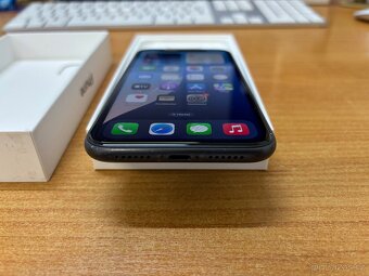 Apple iPhone 11 - 64GB Černý - 7