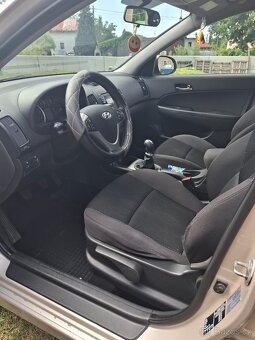 Hyundai i30CW 1,6CRDi 85kw, rok výroby 2011, najeto 310000km - 7