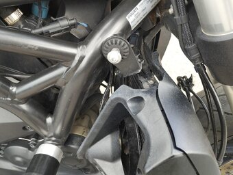 DUCATI Monster 821 - 7