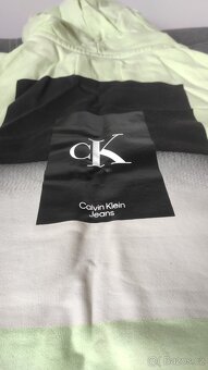 Calvin Klein Jeans . Mikina s kapucí.vel XS - 7