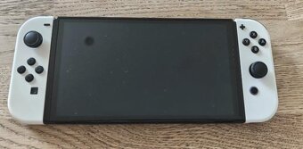 Nintendo Switch OLED s příslušenstvím - 7