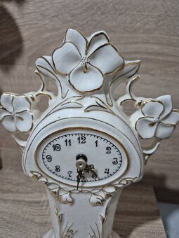 Porcelánové hodiny - secesní dekor - 7