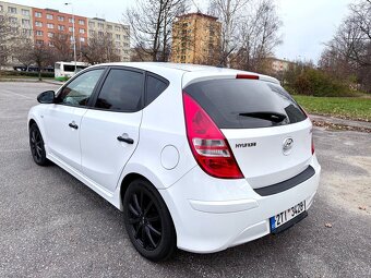 Hyundai i 30 r. 2011 - 7