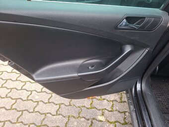 VW Passat B6 2.0TDI 4x4,Bi-xenon,kůže bez motoru +přev. - 7