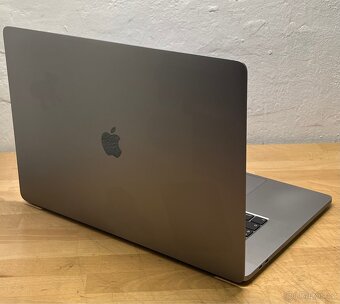 MacBook Pro 16” 2019 CTO/32GB RAM/i7/1TB SSD/ Záruka - 7