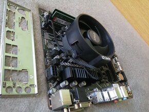 Gigabyte B450M S2H+AMD Ryzen3 2200G+8GB DDR4 - 7