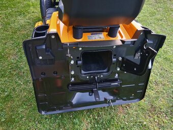 Zahradni traktor STIGA Estate 3084 H - 7