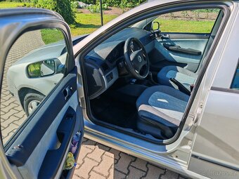 Škoda Fabia kombi 1 1.4 55kw rok 2001 - 7