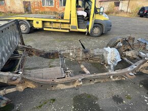 Prodám na Nissan Navara D40 4 dveř 2,5 nafta - 7