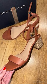 Dámské kožené sandály Tommy Hifiger 39 - 7