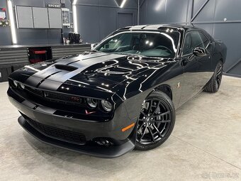Dodge challenger 6.4 HEMI 22 000 km - 7