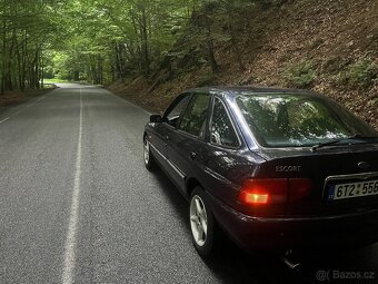 Ford Escort 1.6 16V - 7