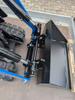 Pásový mini nakladač Scheppach MKL730 lopata+ paletové vidle - 7