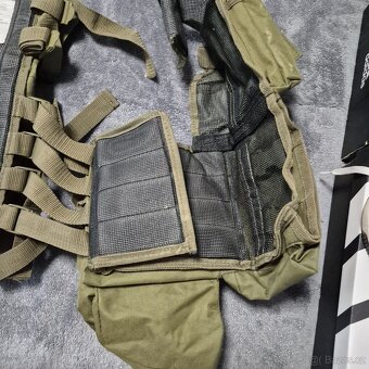 Zelená taktická vesta - 7