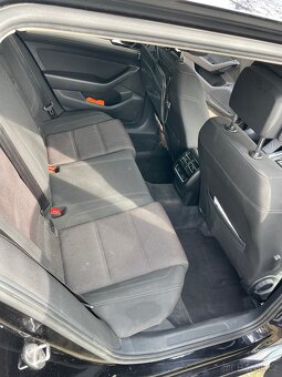 Volkswagen Passat - 7