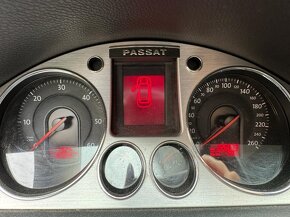 Prodám Volkswagen Passat 2009 2.0 TDi 103 kW + 4ks ALU kola - 7