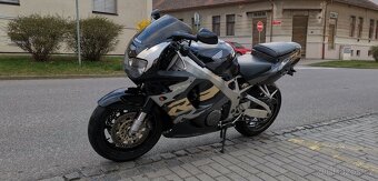 Honda CBR 900 RR FIREBLADE sc33 - 7